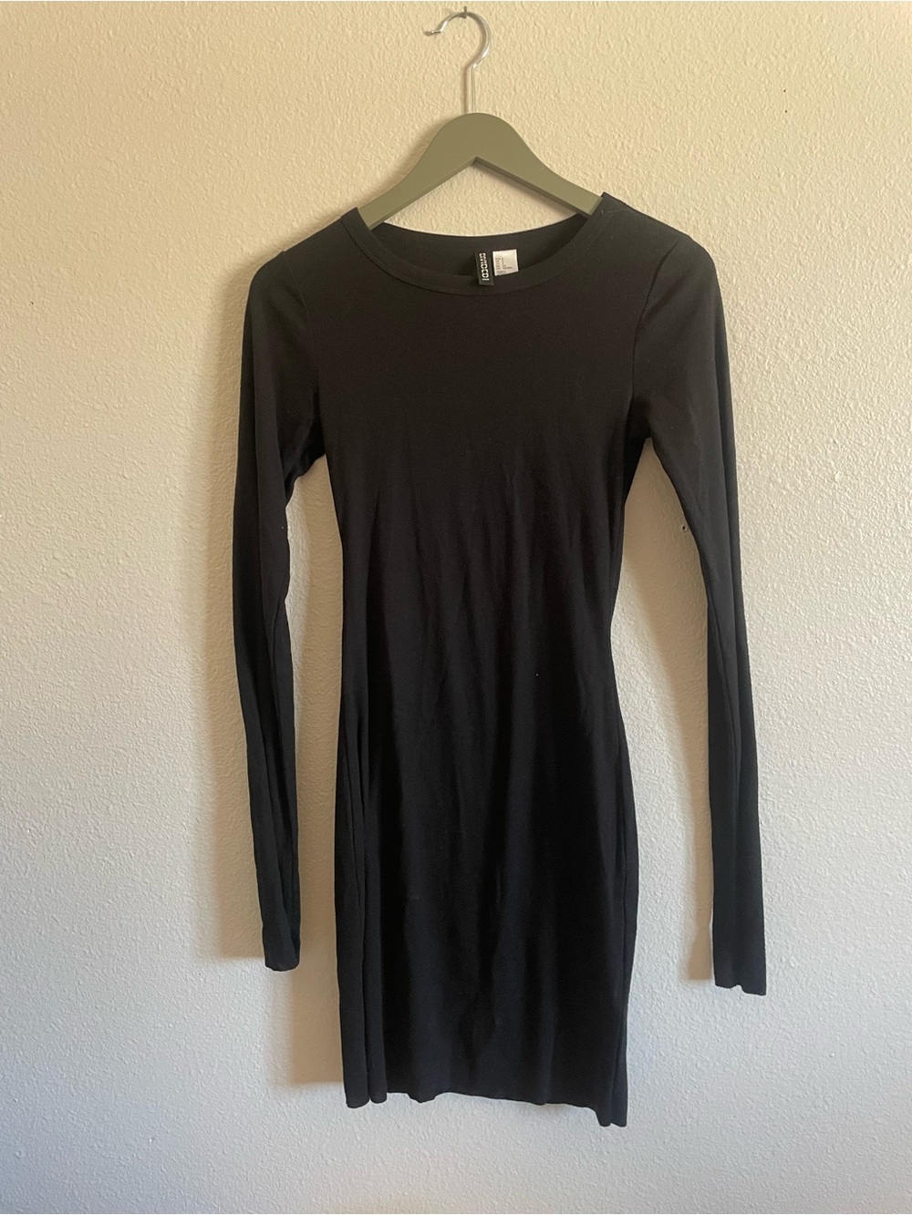 H&M Black Long-Sleeve Bodycon Dress